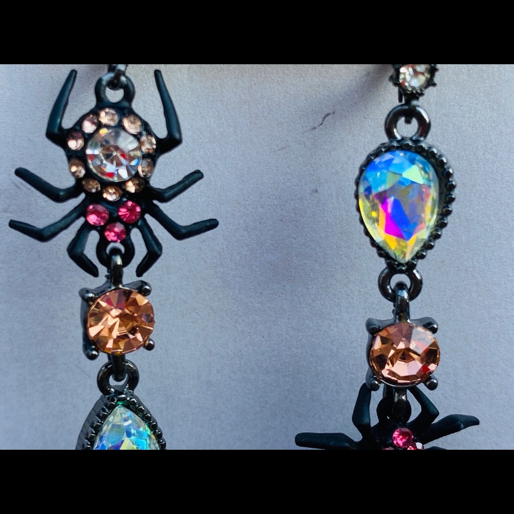 New Betsey-Johnson Spider Mismatch Earrings - Picture 15 of 17